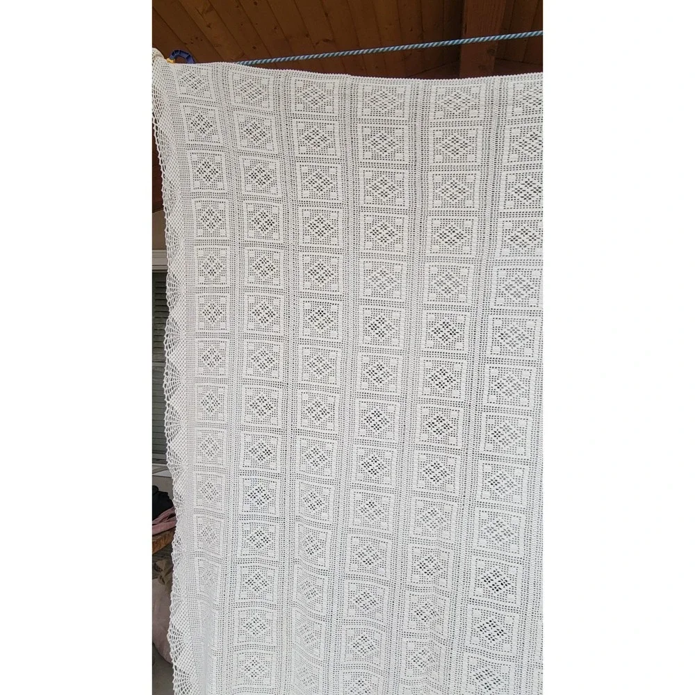 Vintage Handmade Filet Crochet Bedspread Tablecloth 64x80 White Cotton Lace